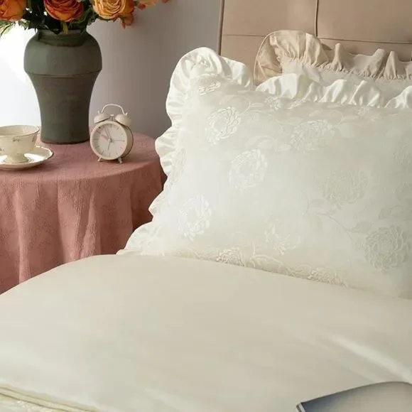 NWT Set of 2 Classic Rose Pattern Damask Decorative Pillow Shams, Ivory. - Picture 4 of 6